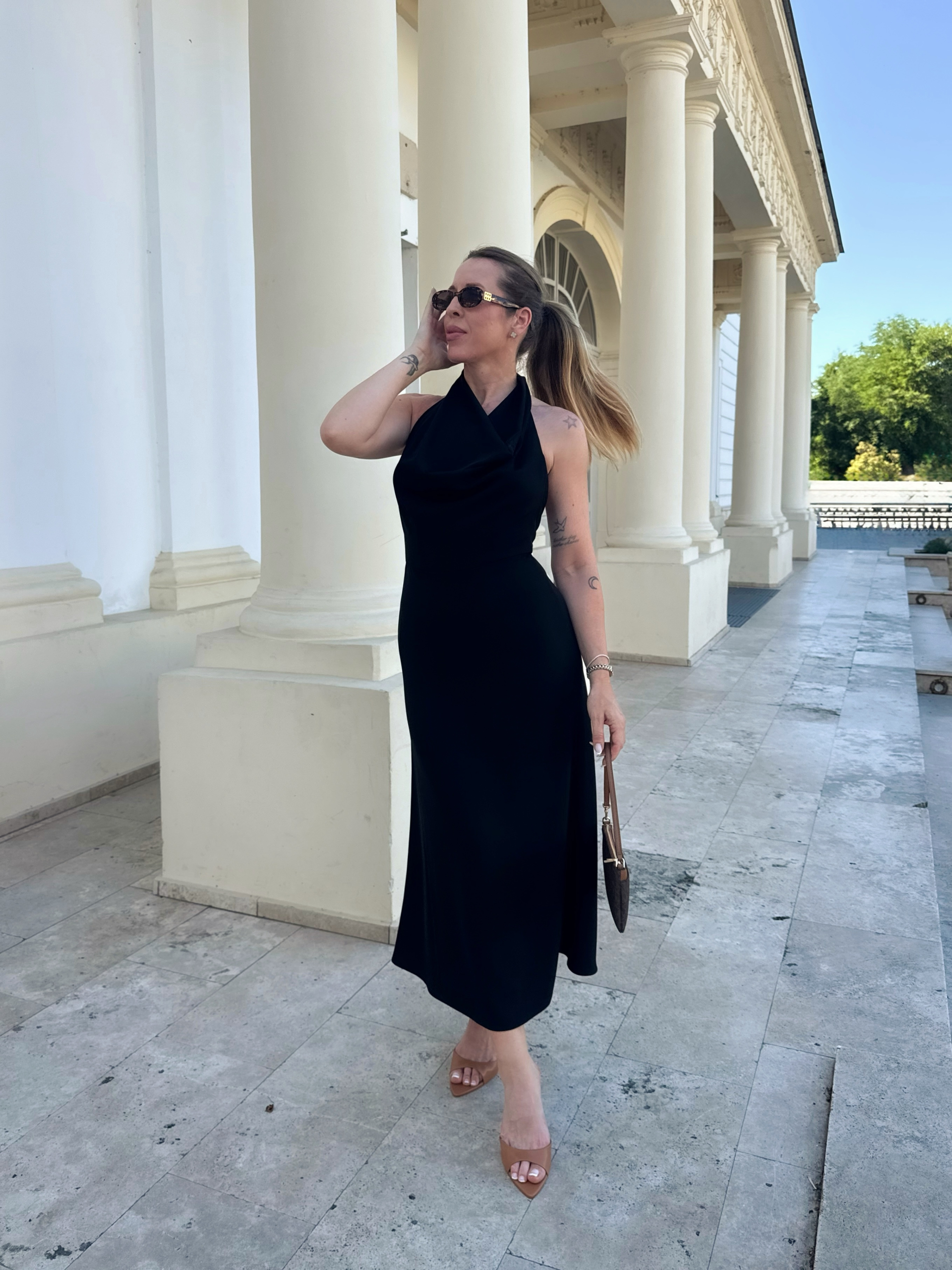 Petra nyitott hátú midi ruha / Fekete - Image 5